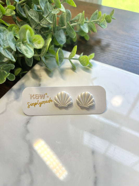 Shimmer Shell Stud