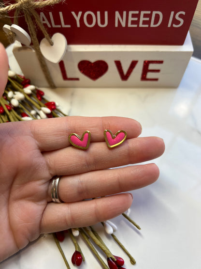 Outlined Heart Stud