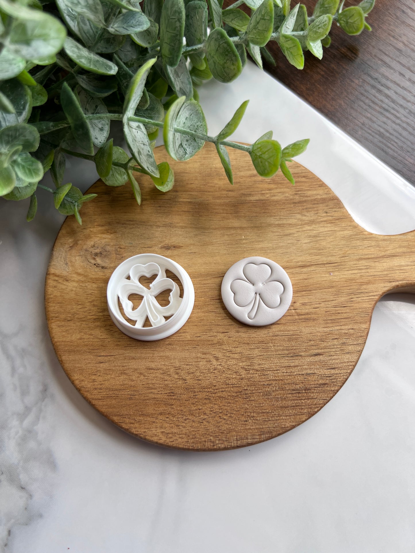Circle Shamrock