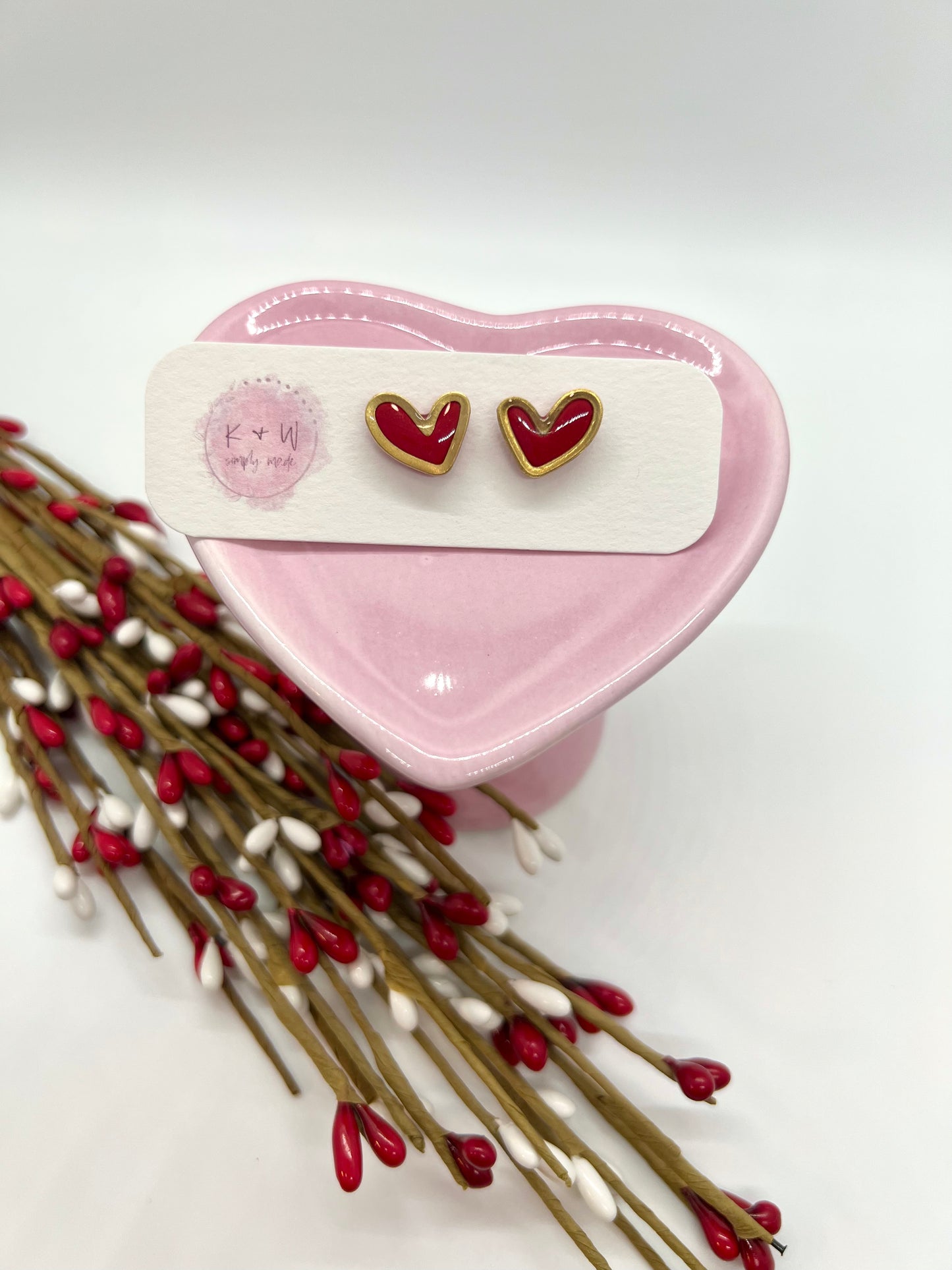 Outlined Heart Stud