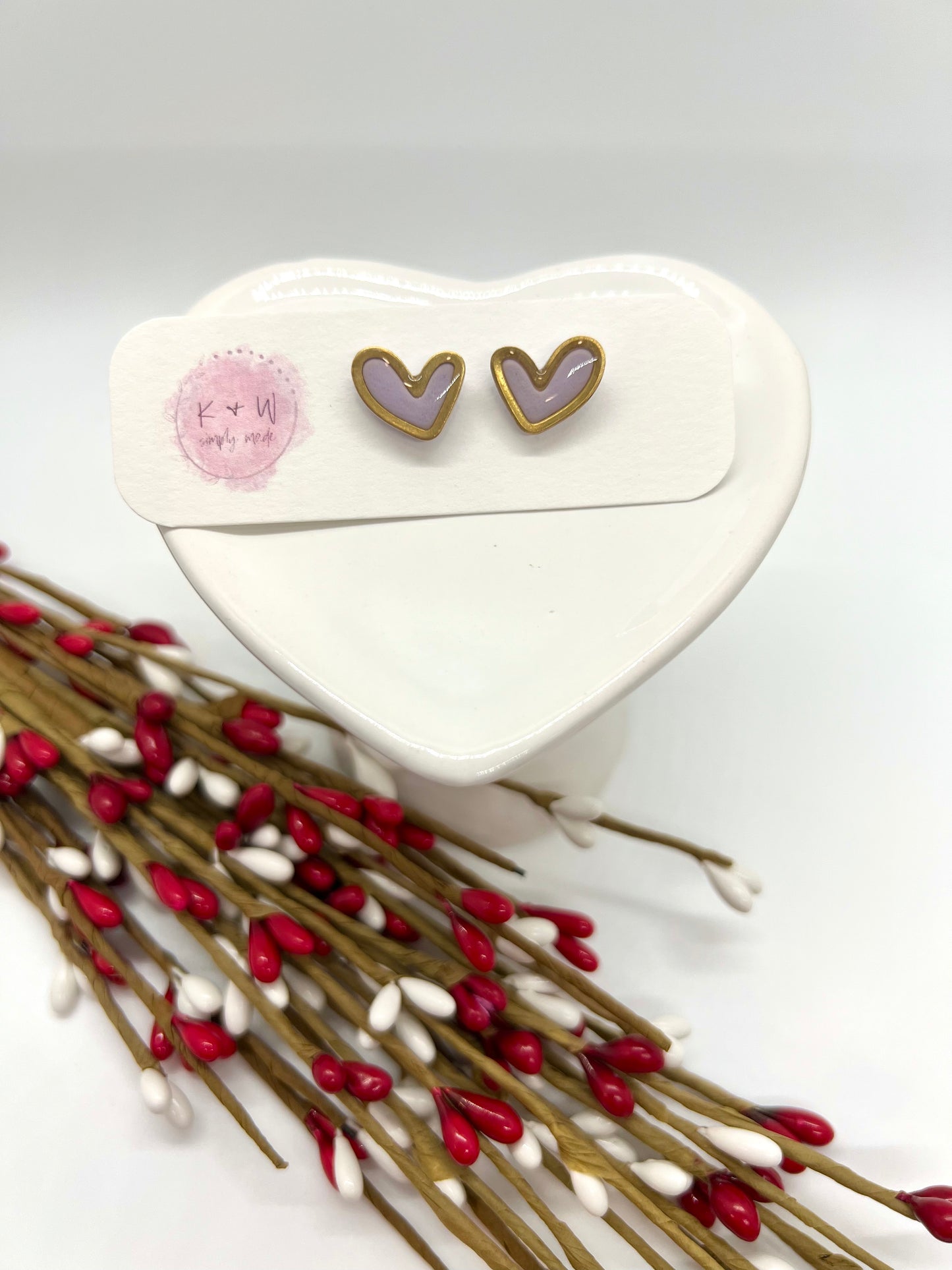 Outlined Heart Stud